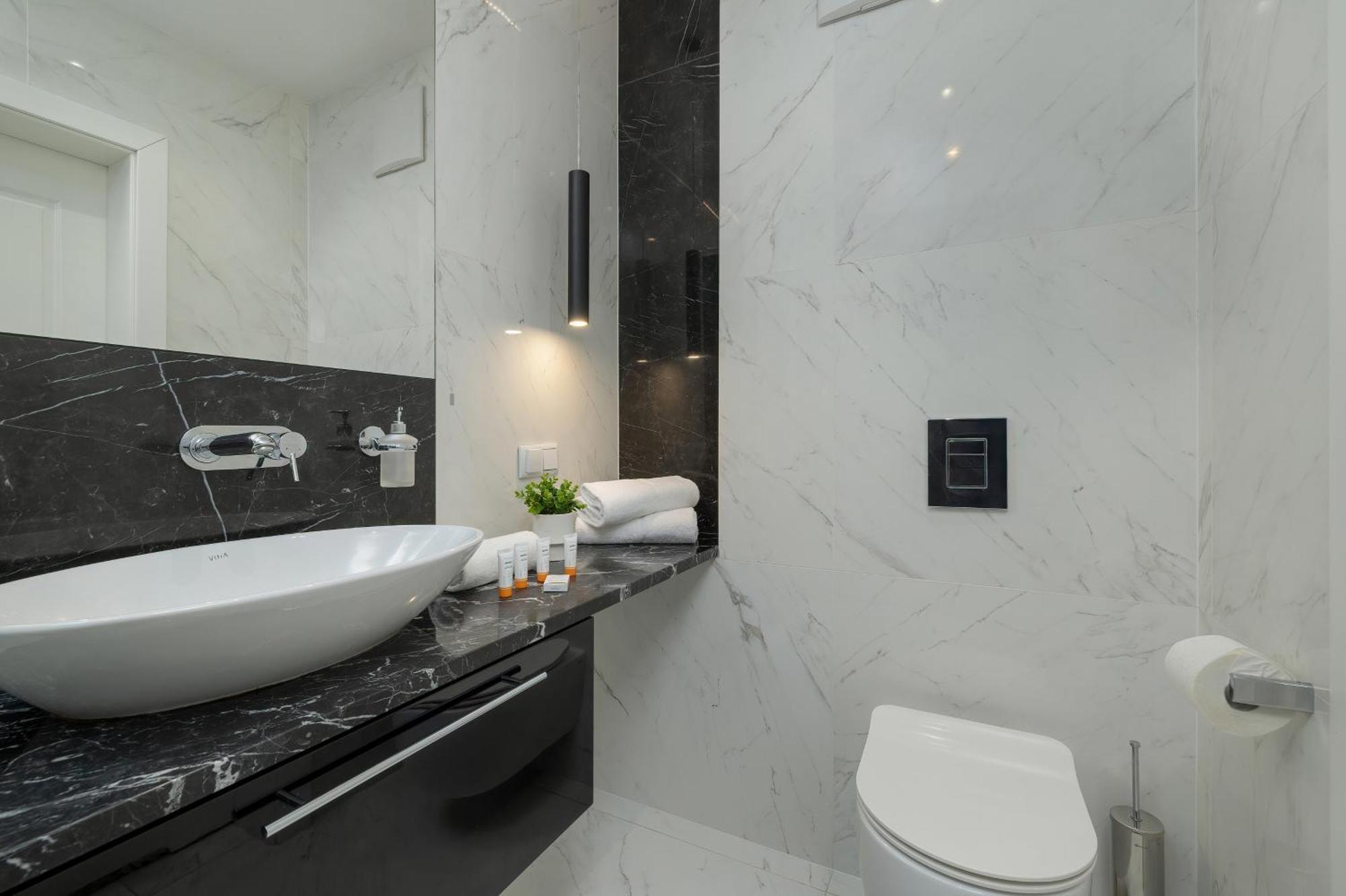 Modern & Comfy Apartment Rakowicka 6 Cracow By Renters Cracovia Esterno foto